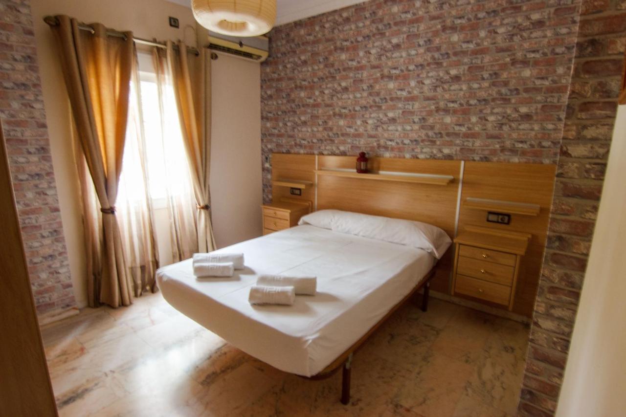 Rentalsevilla Centrico Apartamento Junto Al Guadalquivir Con Parking Coche Mediano מראה חיצוני תמונה