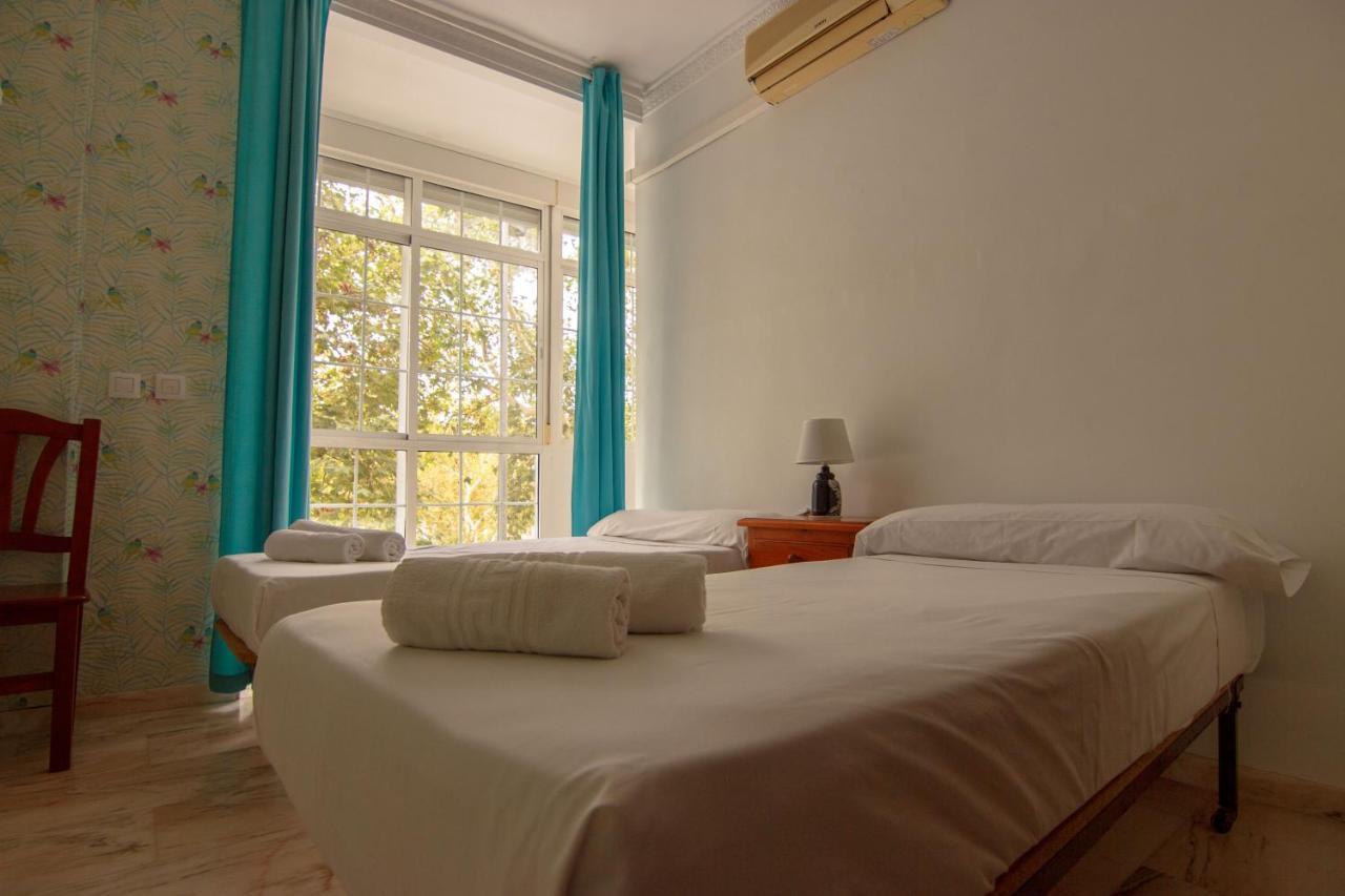Rentalsevilla Centrico Apartamento Junto Al Guadalquivir Con Parking Coche Mediano מראה חיצוני תמונה